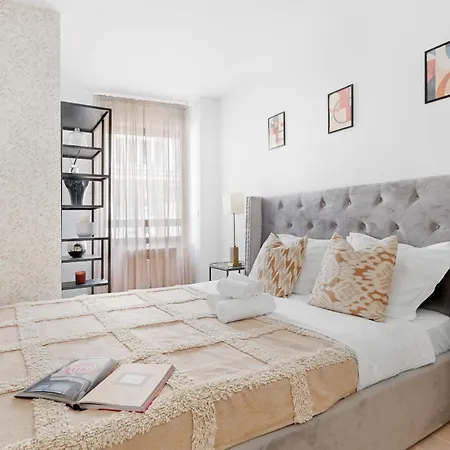 Champs-elysees & Arc De Triomphe - 2br - Vacation *